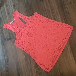Coral tank top with lace overlay l